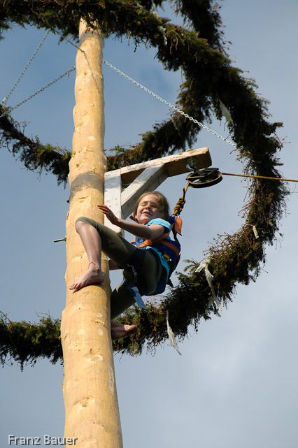 1205_maibaumsteigerin_annika.jpg
